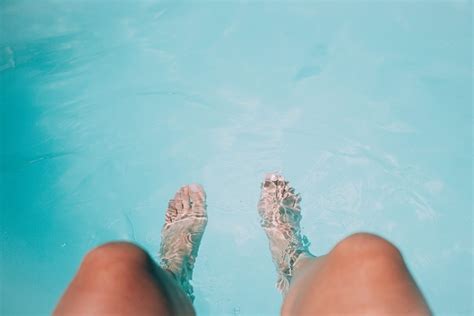 3,000+ Free Foot & Feet Images